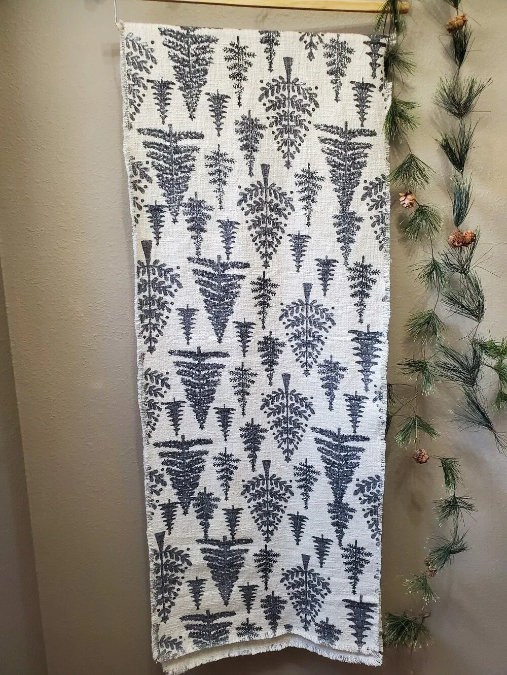 The Farmhouse by Rachel Ashwell Woven Christmas Tree Shimmer Table Runner
